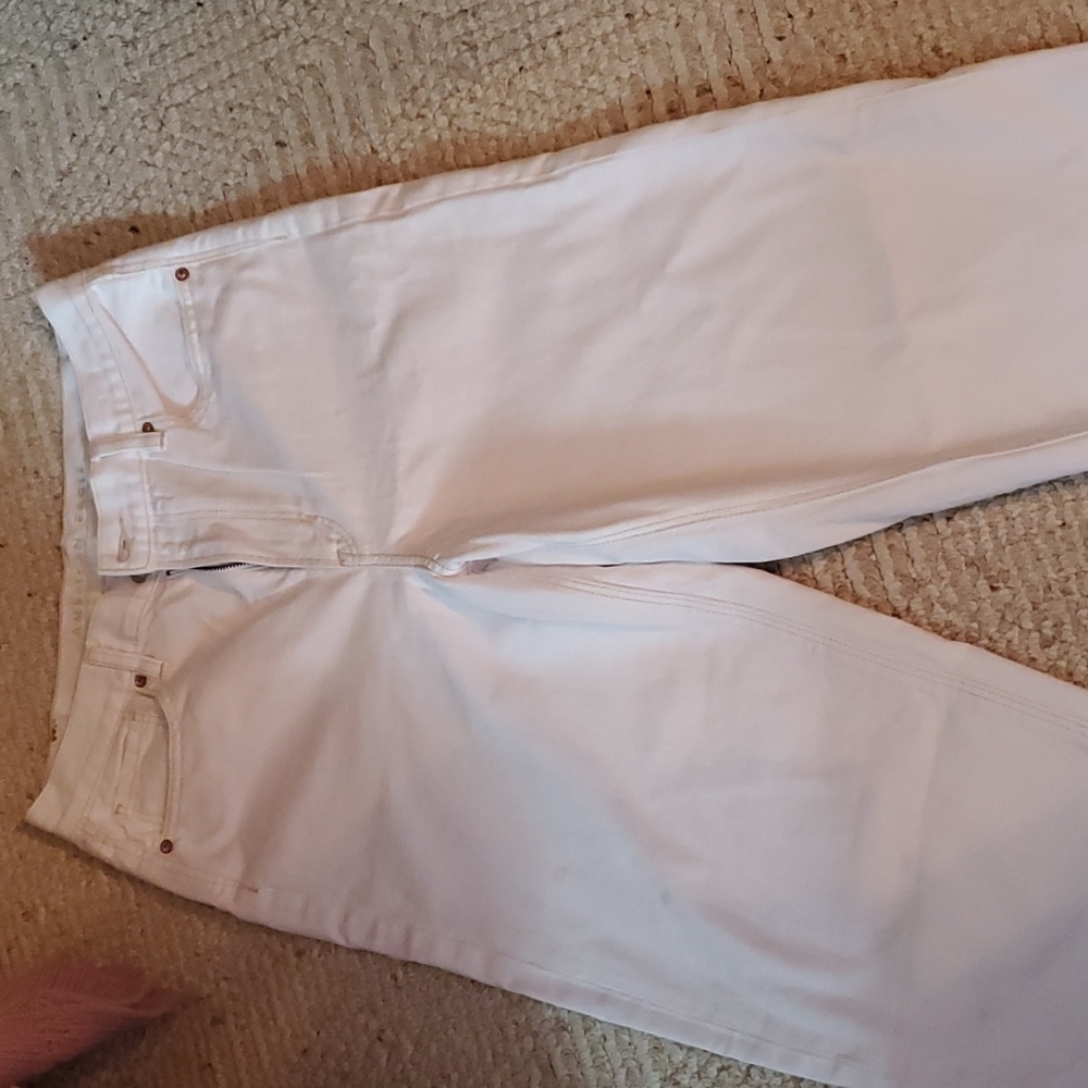 White American eagle mom jeans